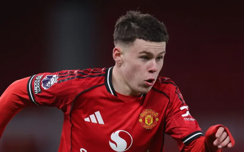 ابن واين روني يقود مانشستر يونايتد لنهائي كأس الدوري الإنجليزي الممتاز للشباب